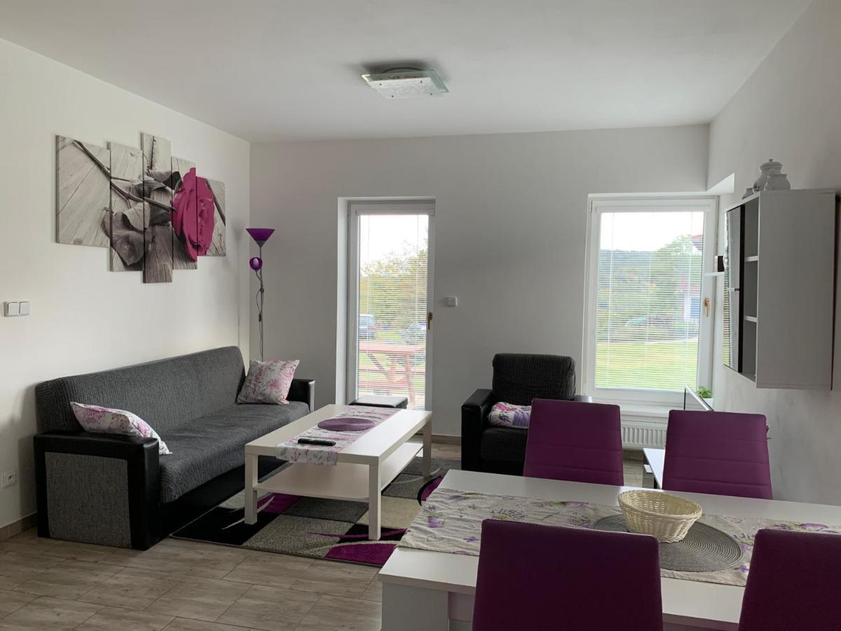 Apartmany Na Rozcesti Lomnice nad Popelkou Exteriör bild